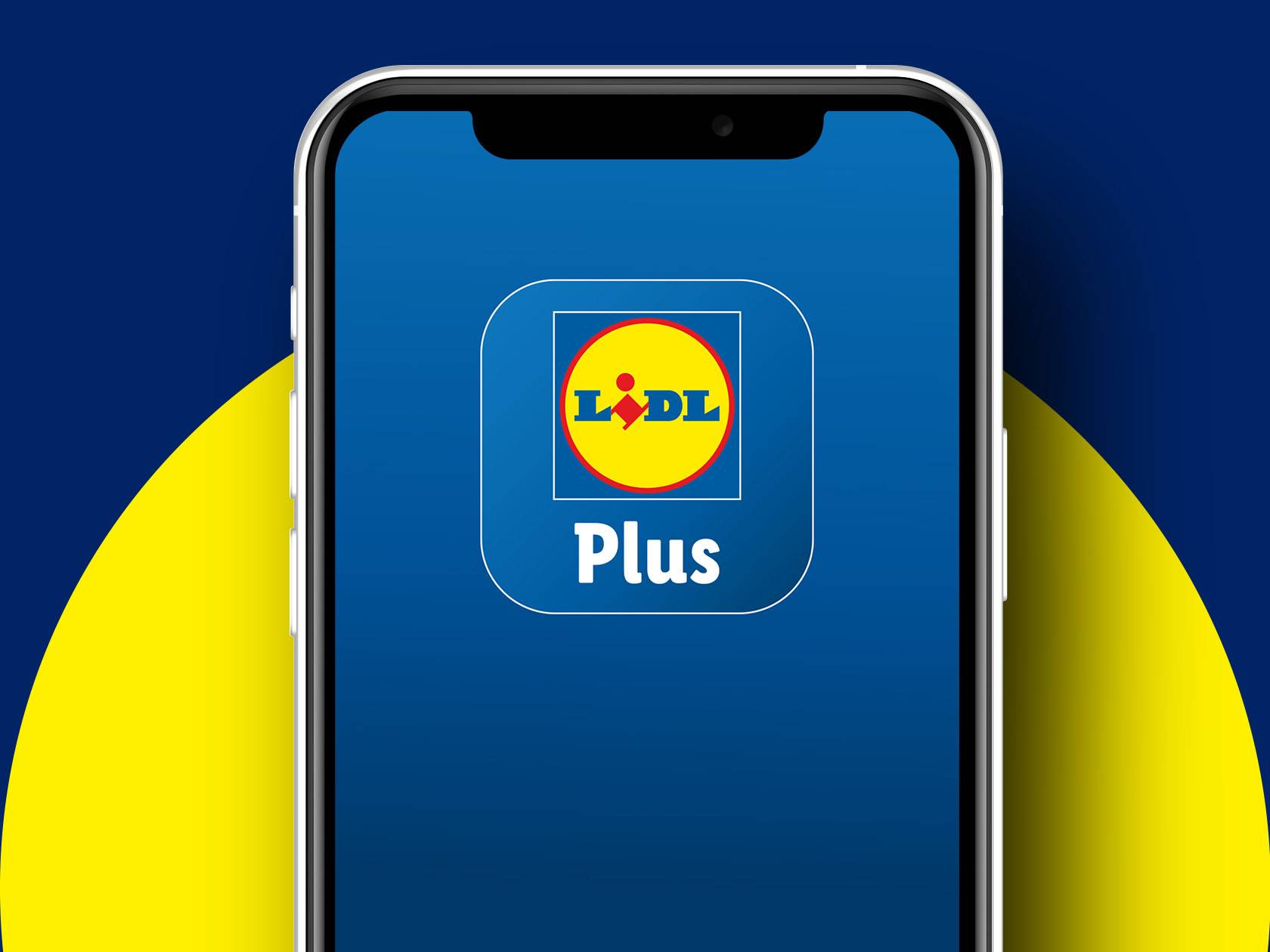 Išmanusis telefonas su programėlės piktograma, kurioje matomas prekybos centro logotipas ir užrašas „Plus“.